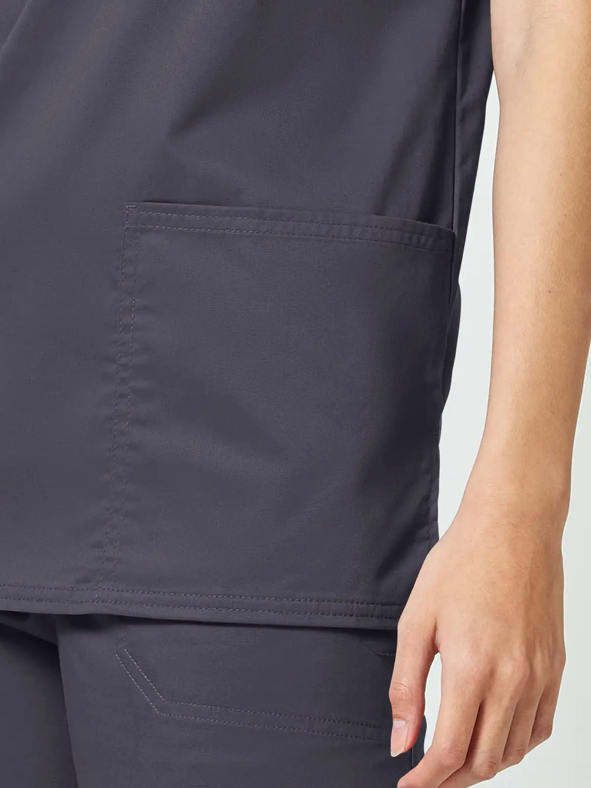 Casaca sanitaria unisex cuello pico Cherokee Core Stretch WWE4725