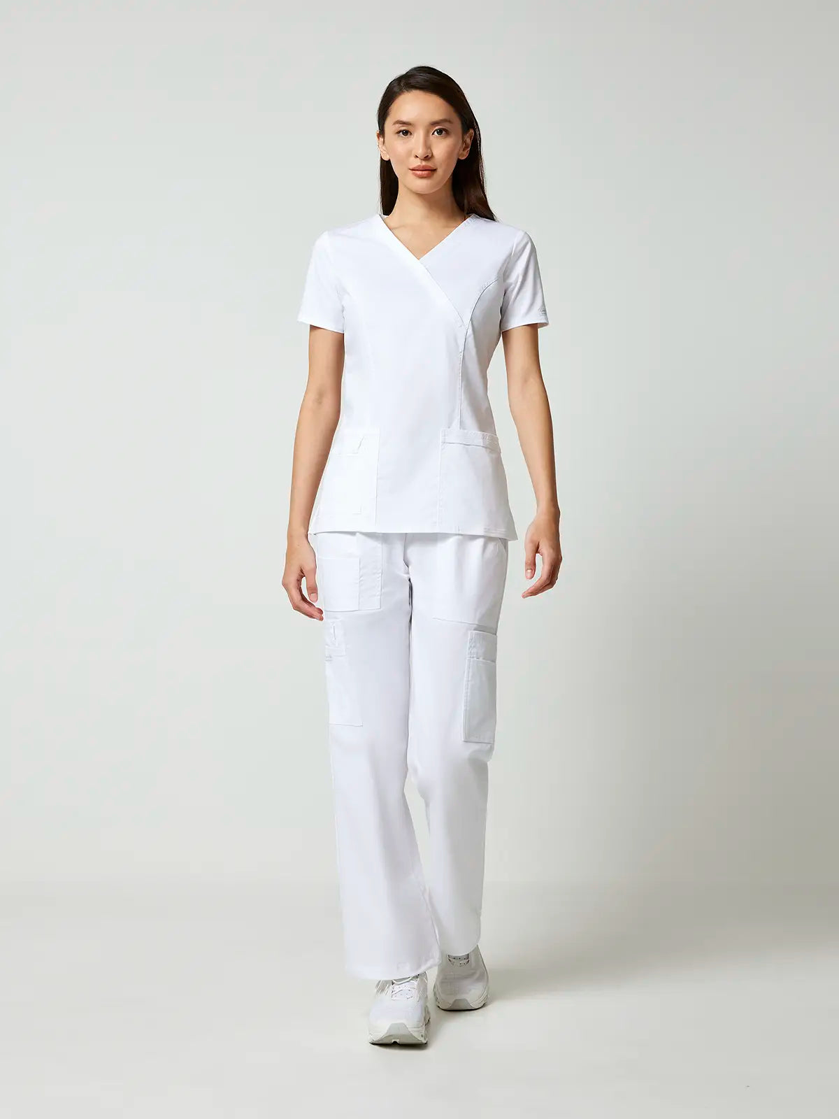 Casaca sanitaria mujer con cruzado simulado Cherokee Core Stretch WWE4728