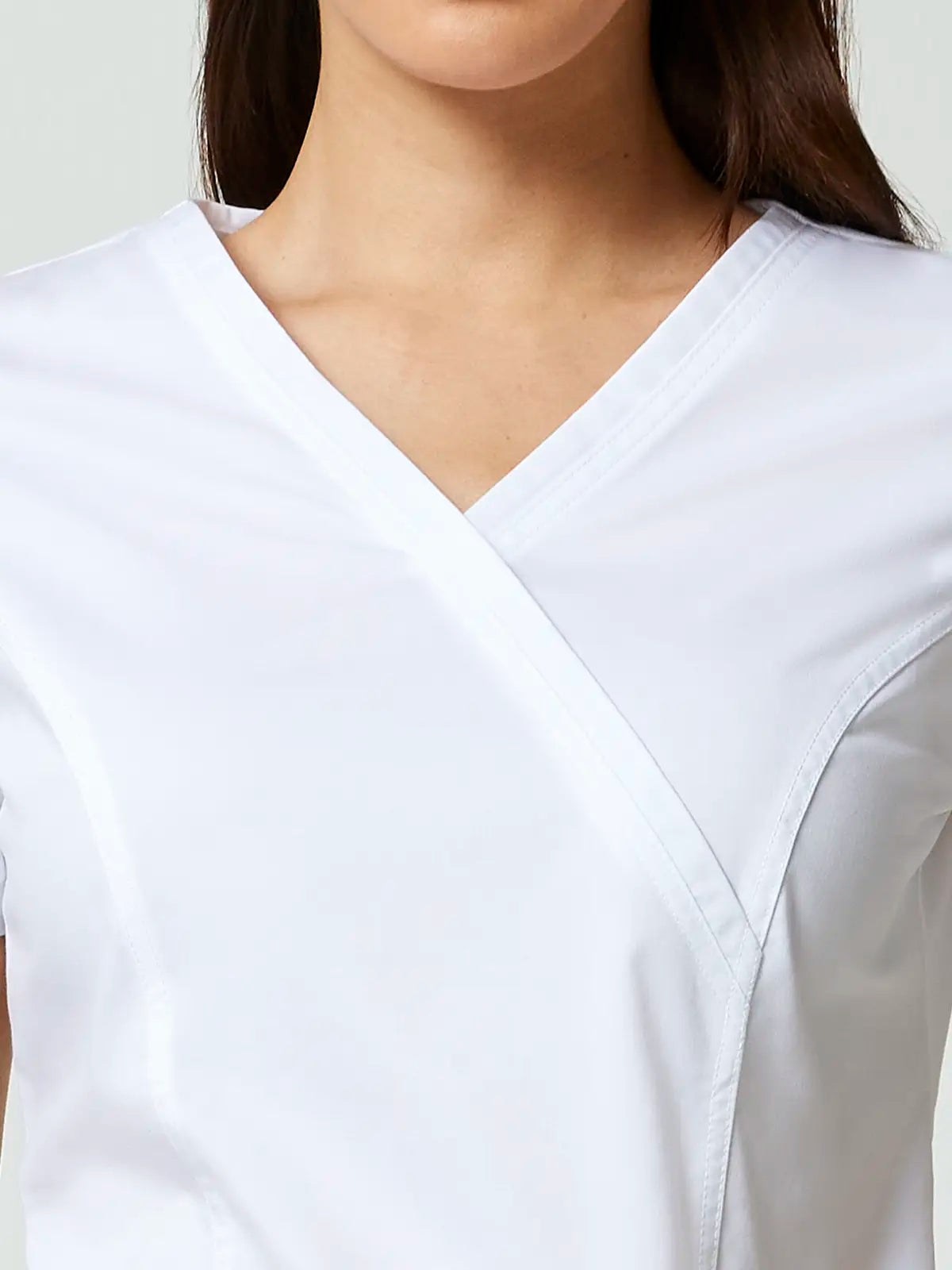 Casaca sanitaria mujer con cruzado simulado Cherokee Core Stretch WWE4728