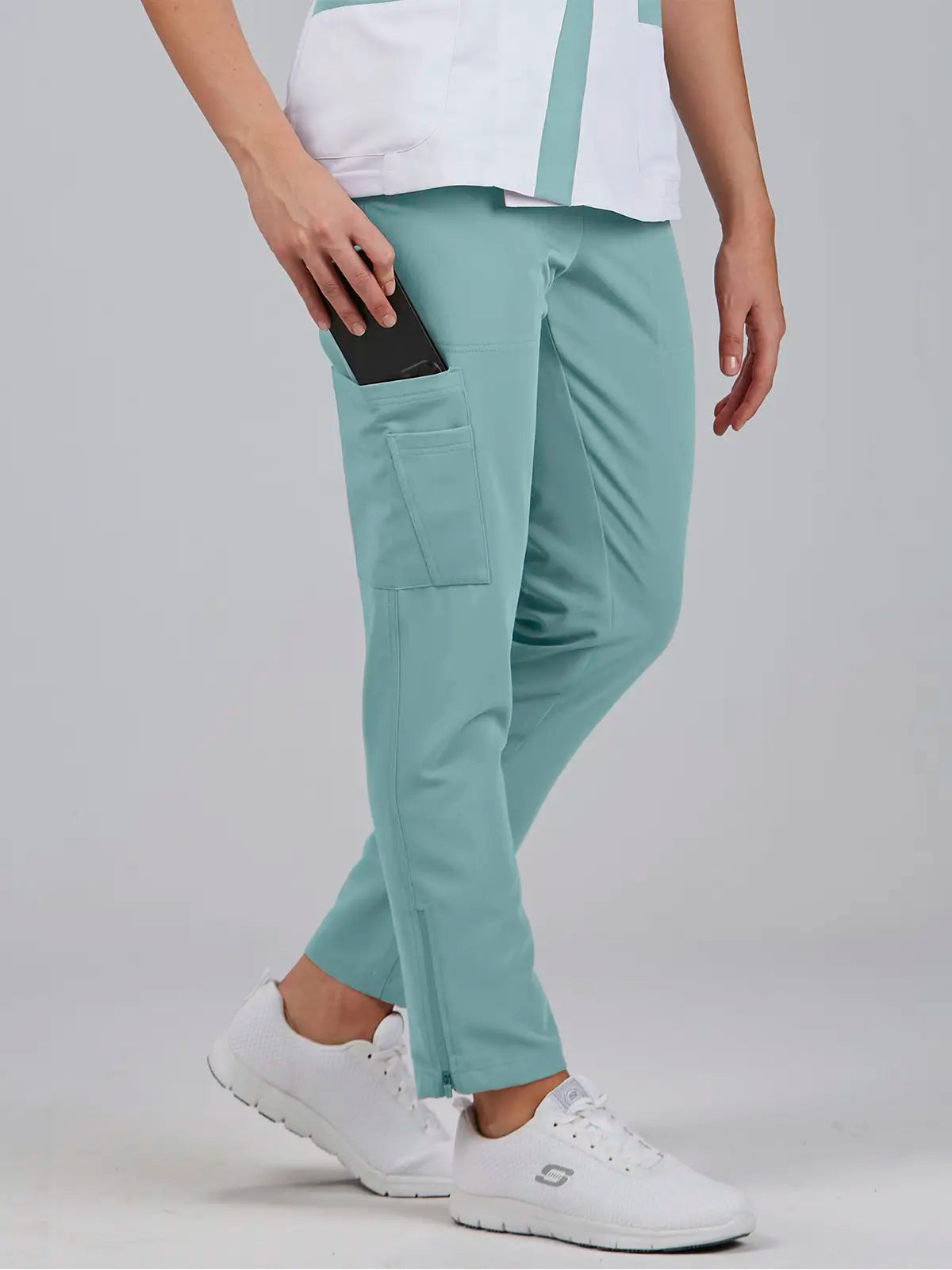 Pantalón de mujer con cremallera en bajos Gary's 700079