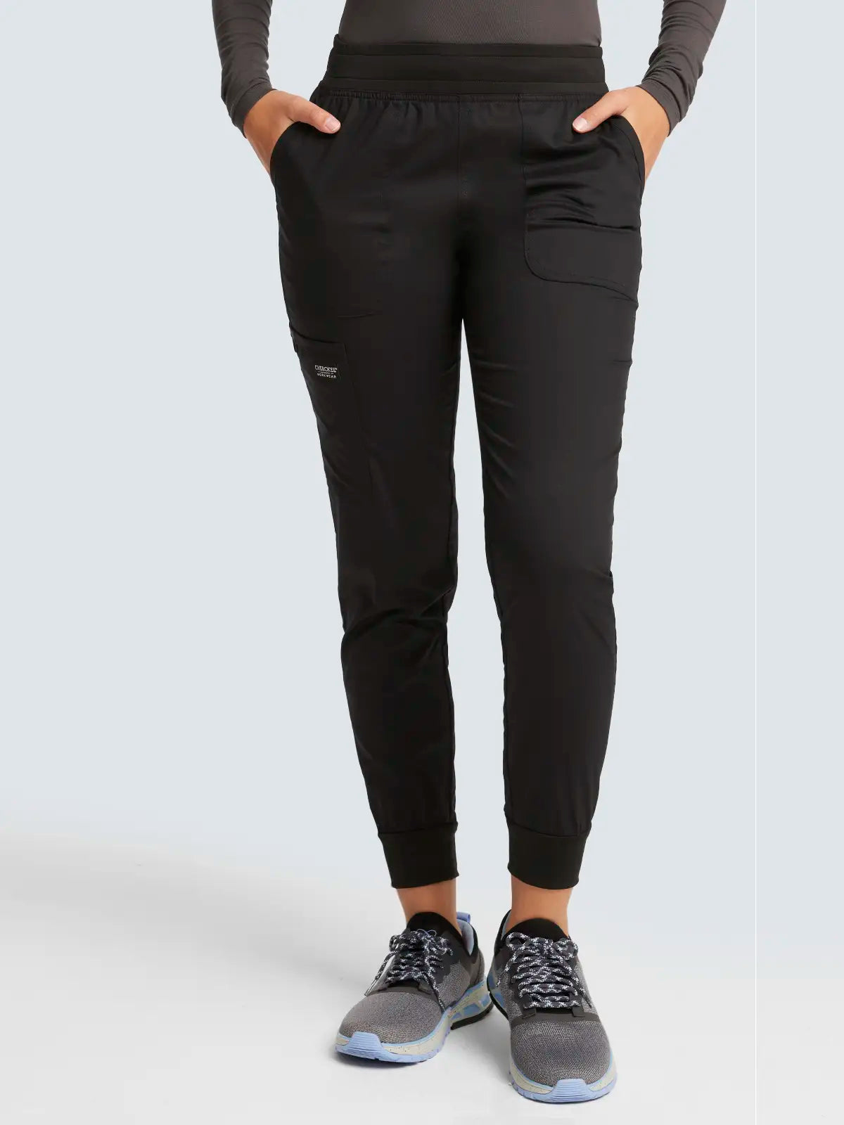 Jogger sanitario mujer con cintura elástica Cherokee Revolution WWE115