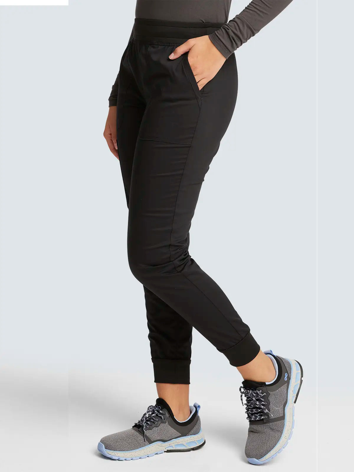 Jogger sanitario mujer con cintura elástica Cherokee Revolution WWE115