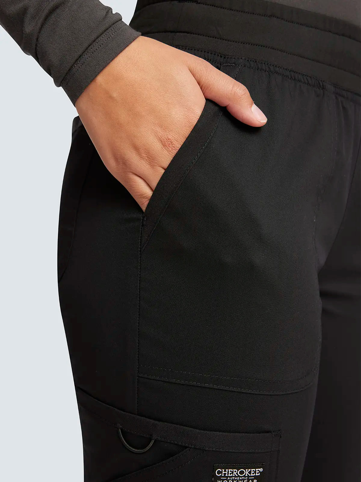 Jogger sanitario mujer con cintura elástica Cherokee Revolution WWE115