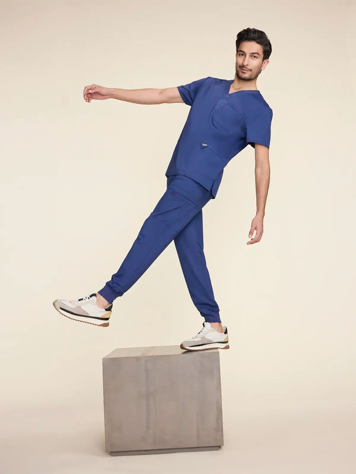 Jogger sanitario hombre con cintura elástica Cherokee Revolution WWE251