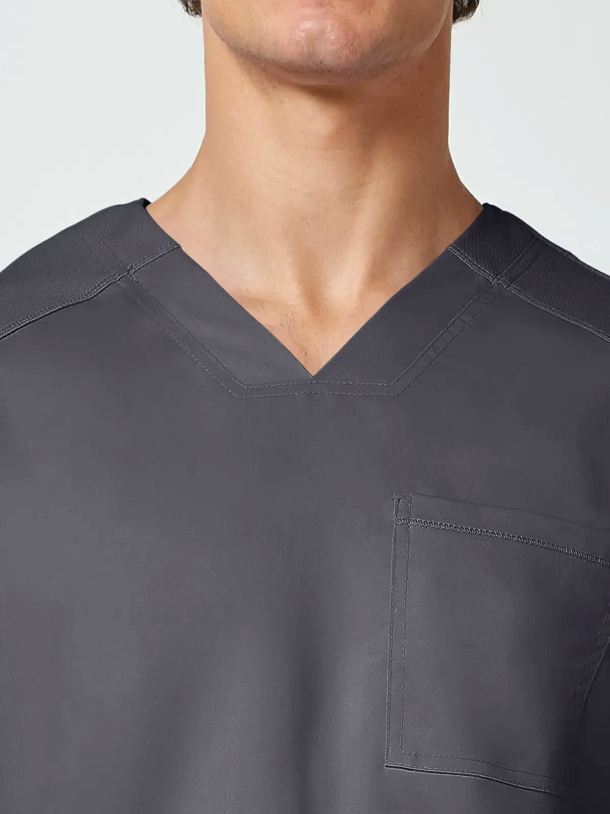 Casaca sanitaria hombre cuello pico Cherokee Revolution WWE603