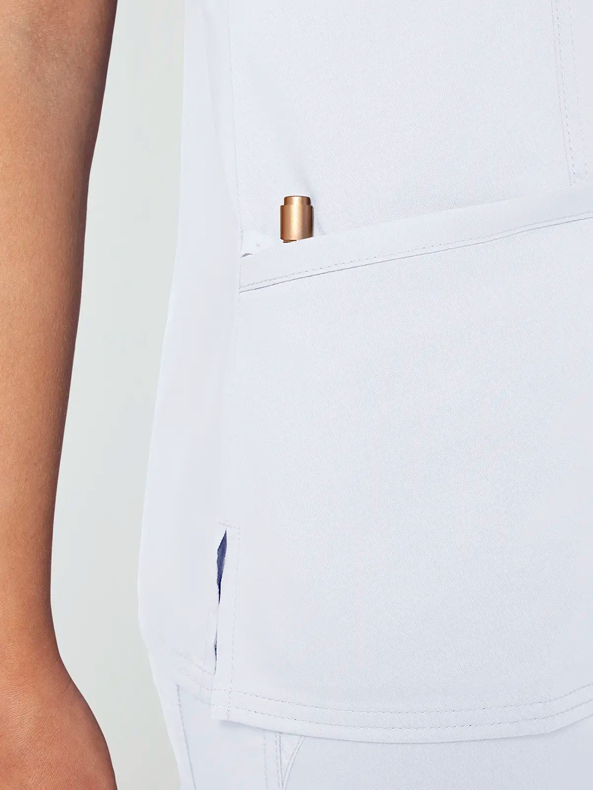 Pijama sanitario Cherokee Revolution WWE610 + WWE105